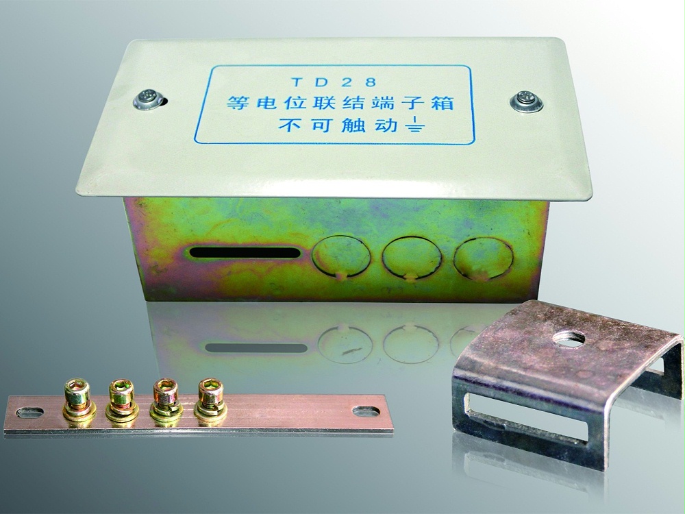 叼嘿片在线观看等電位端子箱